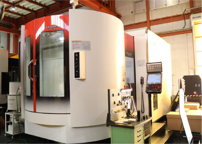 旋削機能付き複合5軸加工機のイメージ画像